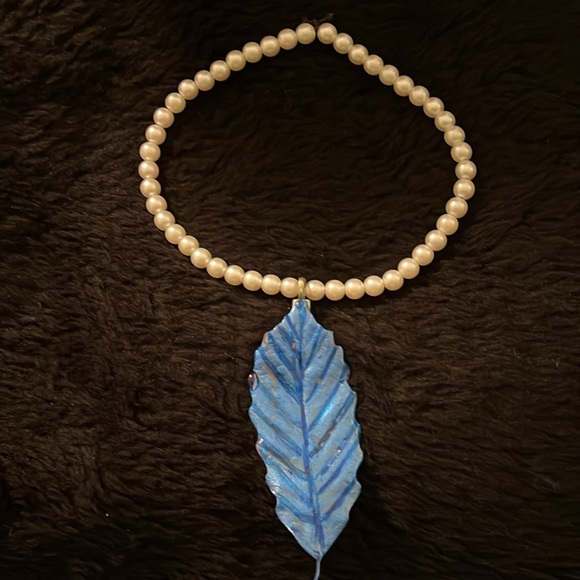Faux Pearls & One if Kind Rare Unique Leaf Handmade Necklace - Picture 11 of 17